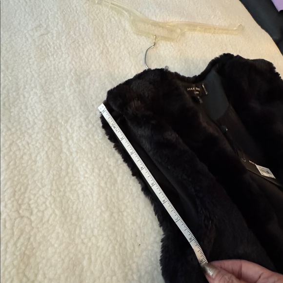 Max Studio faux fur vest, Black, size Medium - Picture 8 of 9